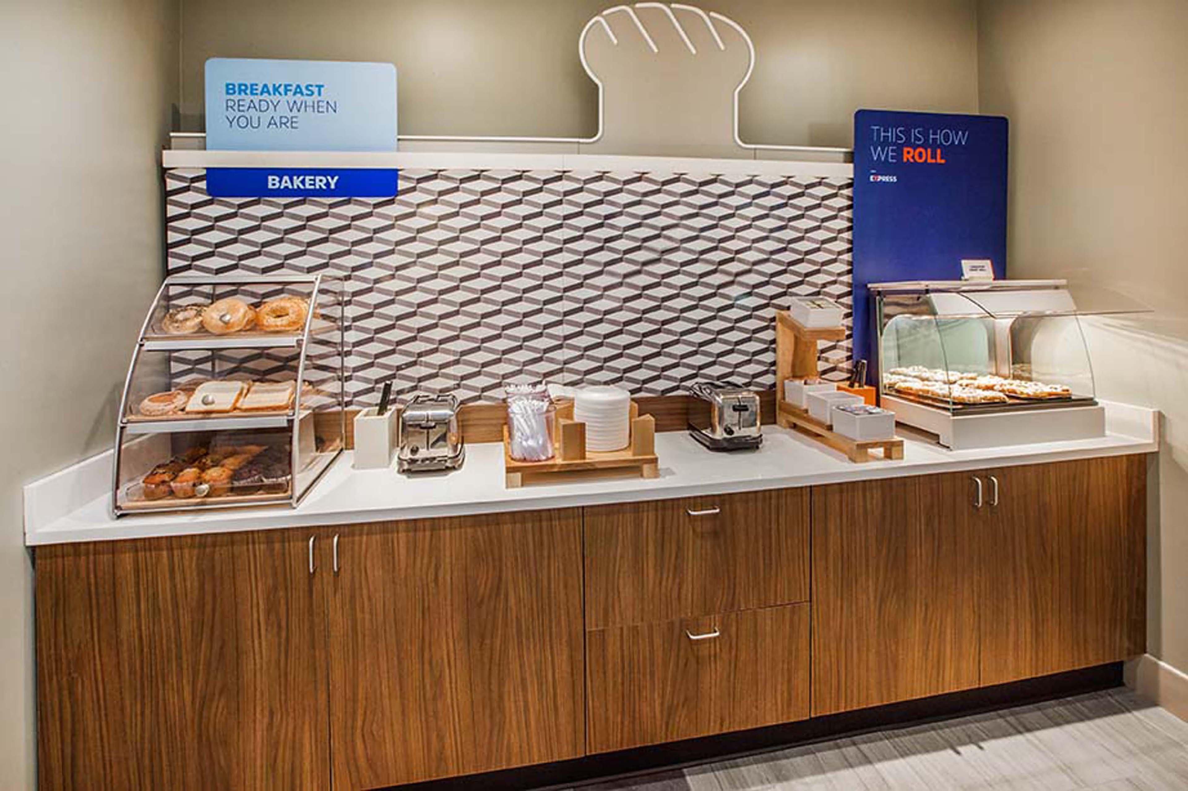 Holiday Inn Express Hotel & Suites Santa Cruz By Ihg Extérieur photo